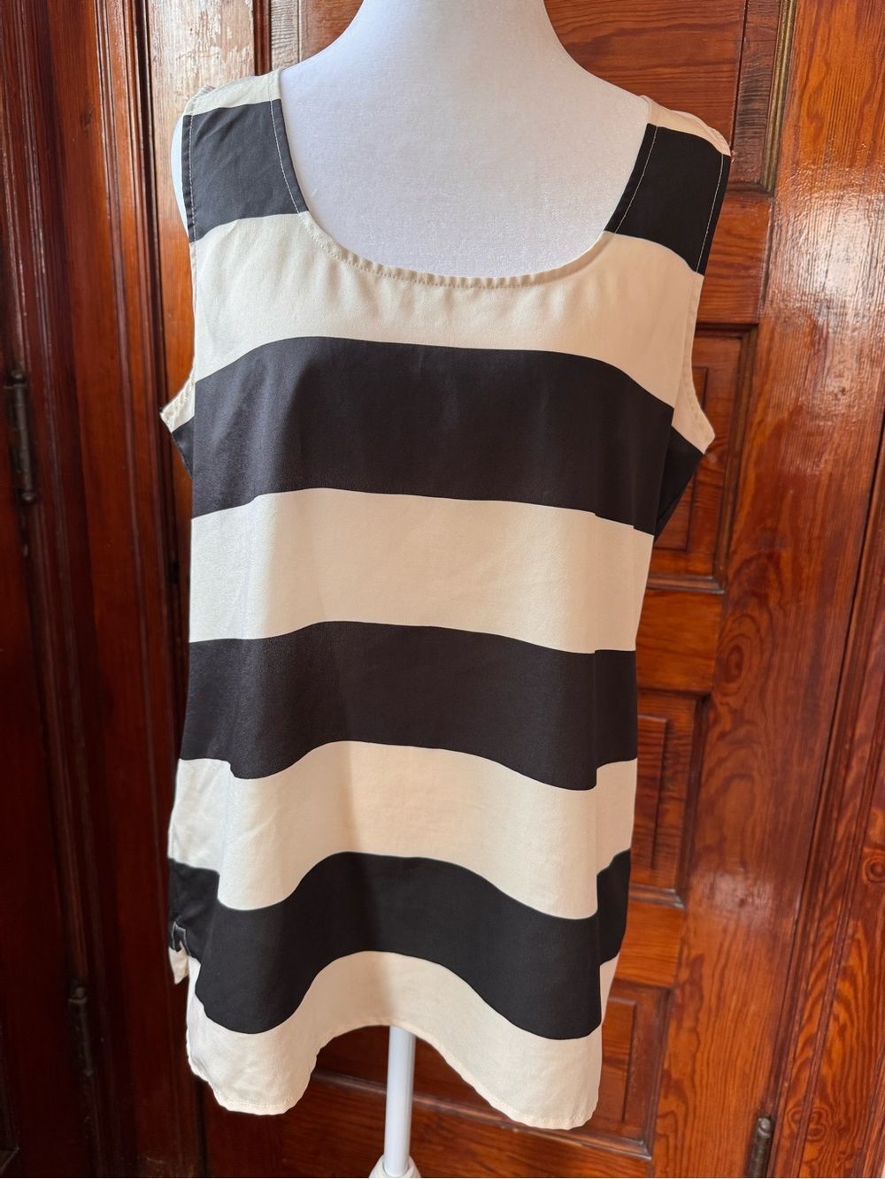 LOFT Sleeveless Tank Top Black and White Striped Size Medium